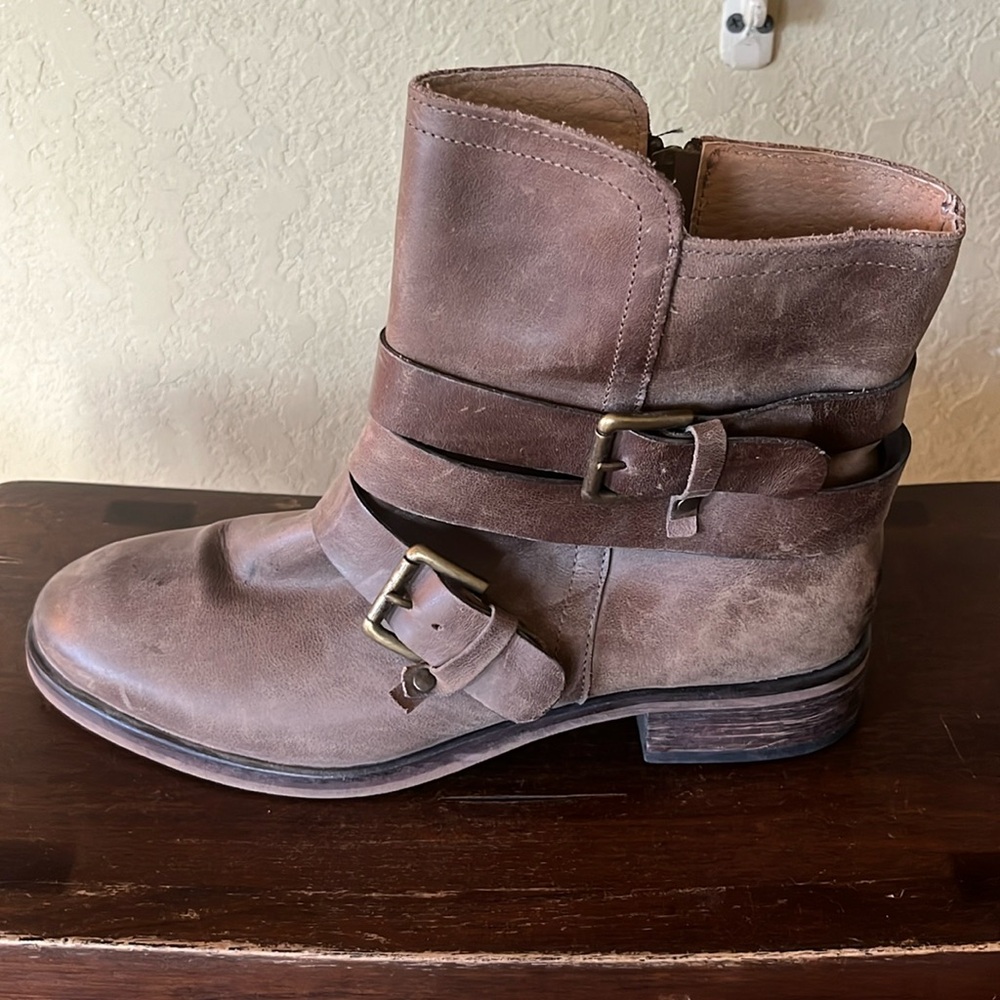 Treasure & Bond Distressed Brown Leather Boots Women’s Size 11